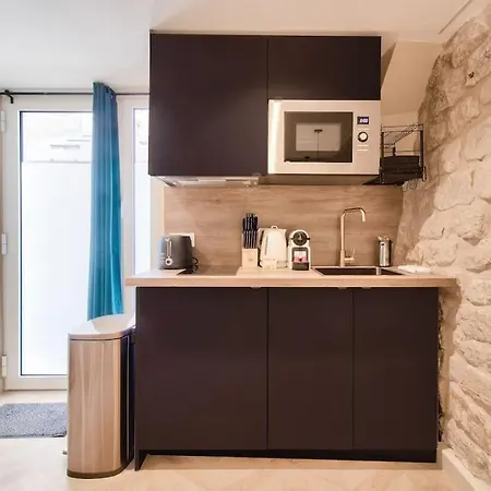 Cozy Apartement Heart Of Montmartre & Historic Paris-3